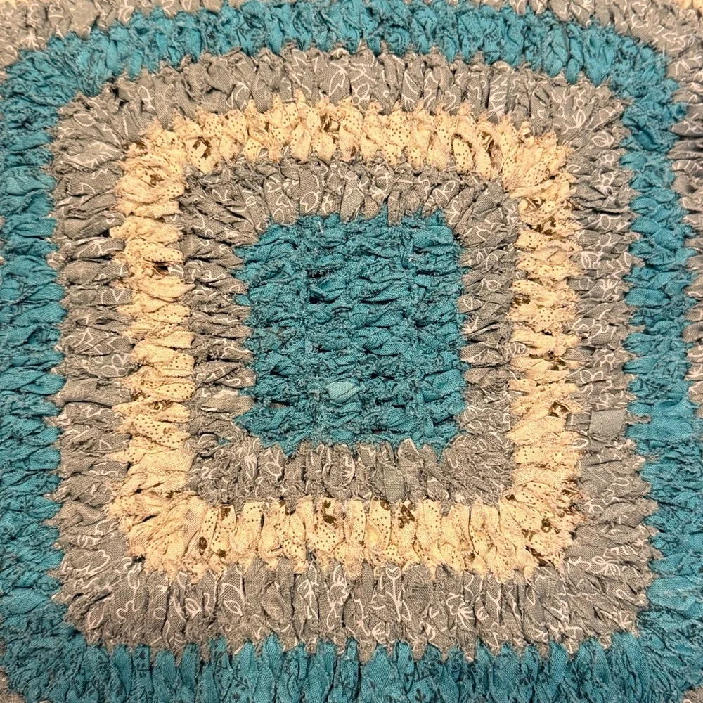Homespice Decor Crochet Square‎ Throw Pillow